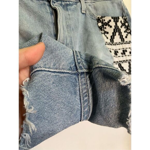Paige Keira Mayan Piecing Embroidered Cutoff Denim shorts size 29 - Picture 6 of 12